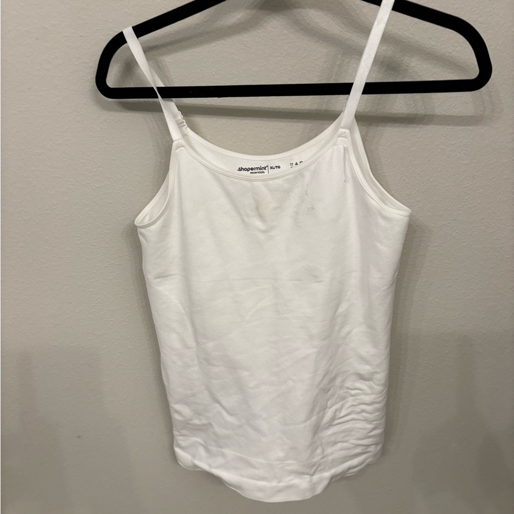 Shape XL white scoop neck camisole with wear
